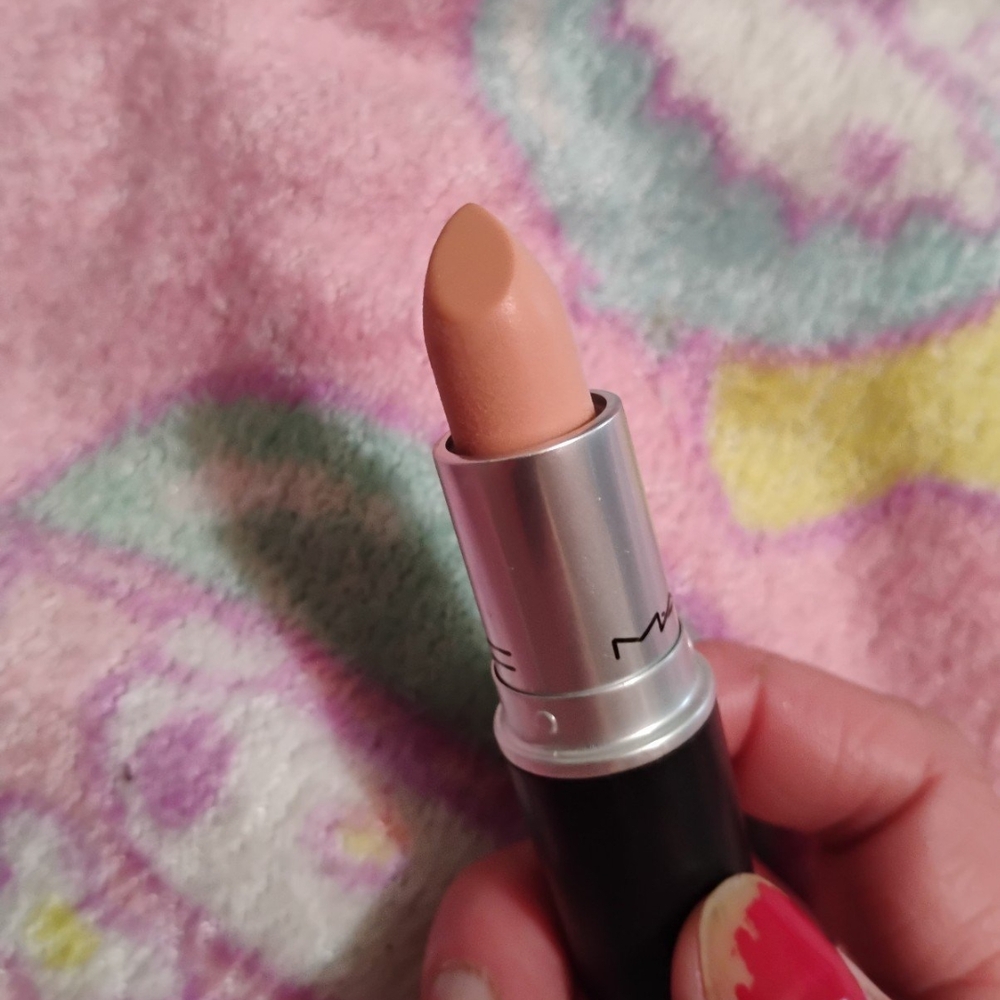 *RARE* MAC Cosmetics Lipstick "Tropical Mist"